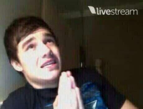 payneinmycrack's tweet photo. Me right now  #1DFinallyFreeFromModest http://t.co/3c1p7Ntxxn