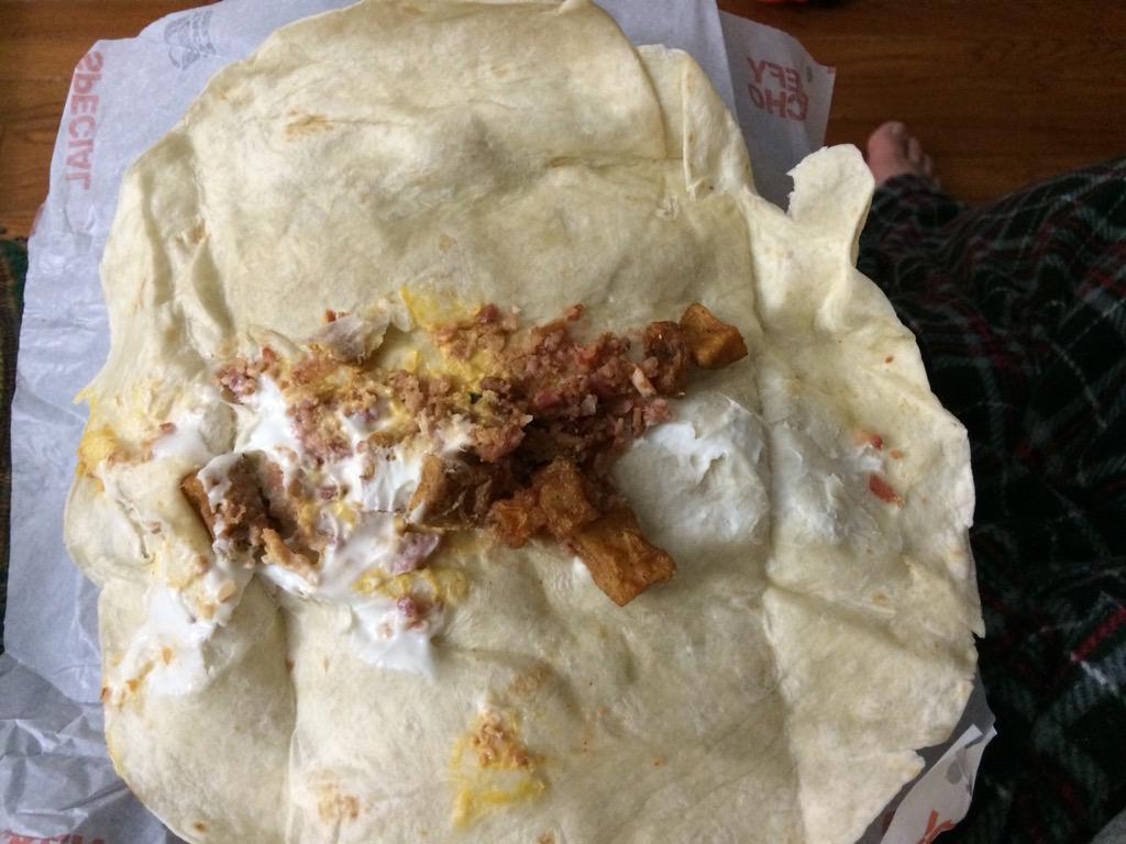 Melvalian's tweet photo. @tacobell Define "loaded". Both of these "loaded" grillers could be loaded up a little more. #tacobell #disappointed http://t.co/cWxi8SKdWz