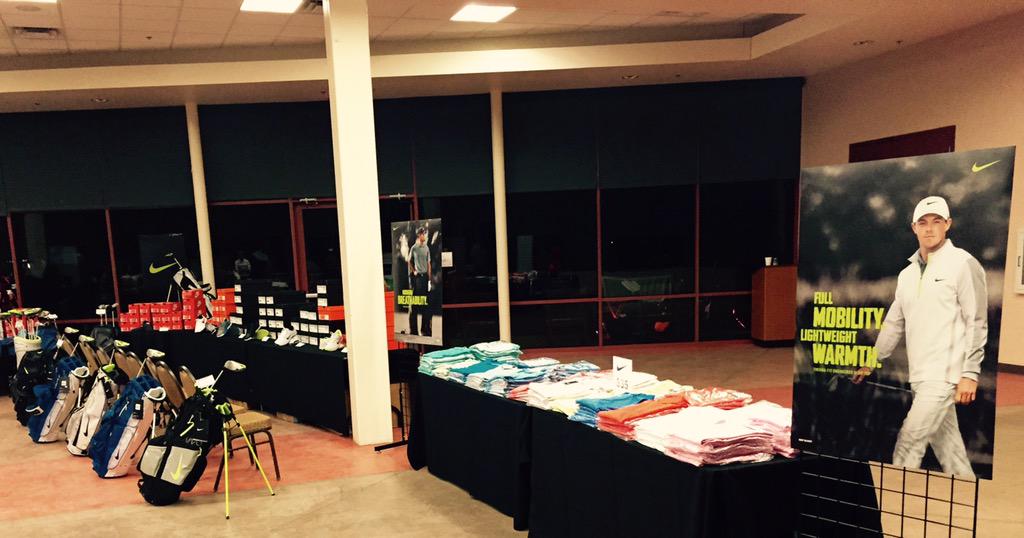 LouieUngaGolf's tweet photo. This is how we do it @WhirlwindGolf ! #PlayTroon #mobileproshop http://t.co/fzSkUyd5rb