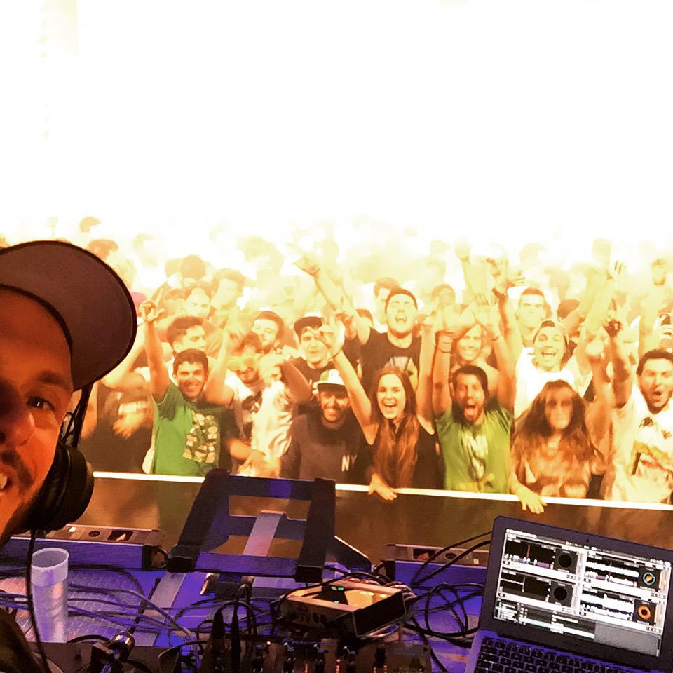ANDYC_ram's tweet photo. Sevilla DnB...woooooiii🇪🇸🙌💥💥💥 http://t.co/zHV3rV9rtc