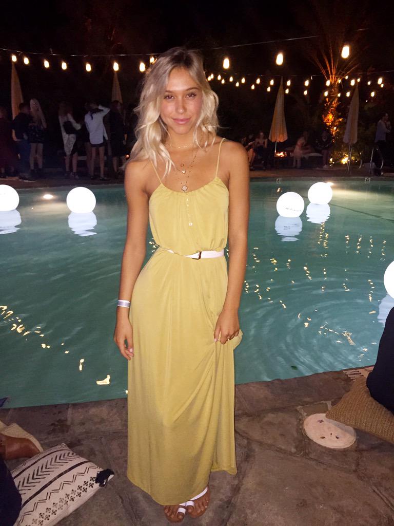 hmusa's tweet photo. Spotted! @AlexisRenG in H&amp;M at our #HMLovesCoachella party. http://t.co/sMr8VMHJEn