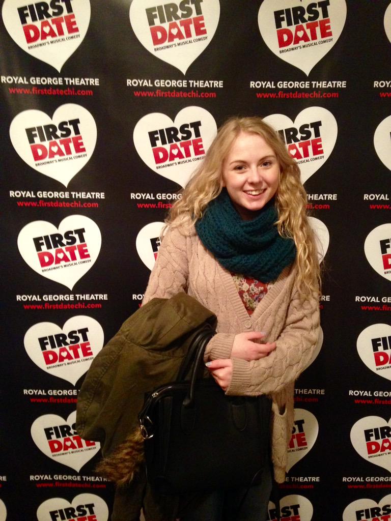 hitherehailee's tweet photo. #firstdatechi ☺️ great show http://t.co/o0HF0rcO5n