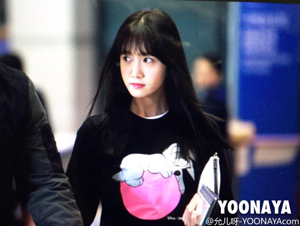 [PIC][11-04-2015]YoonA trở về Hàn Quốc vào trưa nay CCSKuQ8UEAA9xL1