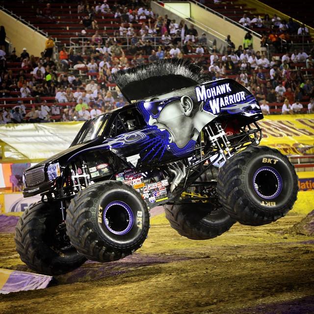 MonsterJam's tweet image. #MohawkWarrior @bjjohnson113 #YoungGunsShootout #MJWorldFinals #MonsterJam 🏁🏁 ift.tt/1Jyijls
