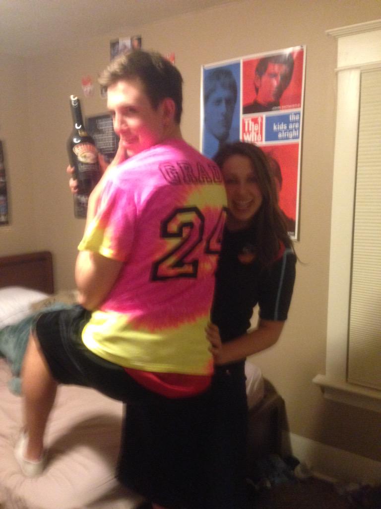 baileyjrobinson's tweet photo. #promposal !!!!!! http://t.co/5dAl18YKOn
