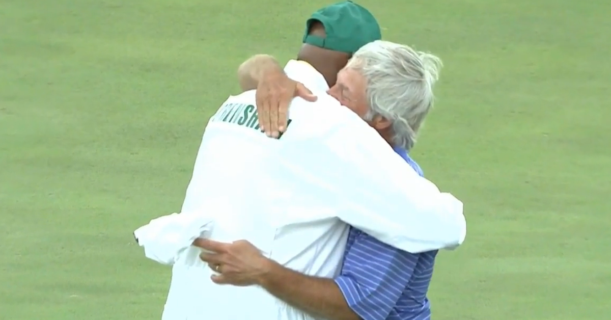 SBNation's tweet photo. Ben Crenshaw’s final trip to the 18th hole at the Masters was an emotional moment for all. http://t.co/VhWlZlr1j1 http://t.co/reYNRIIEAr