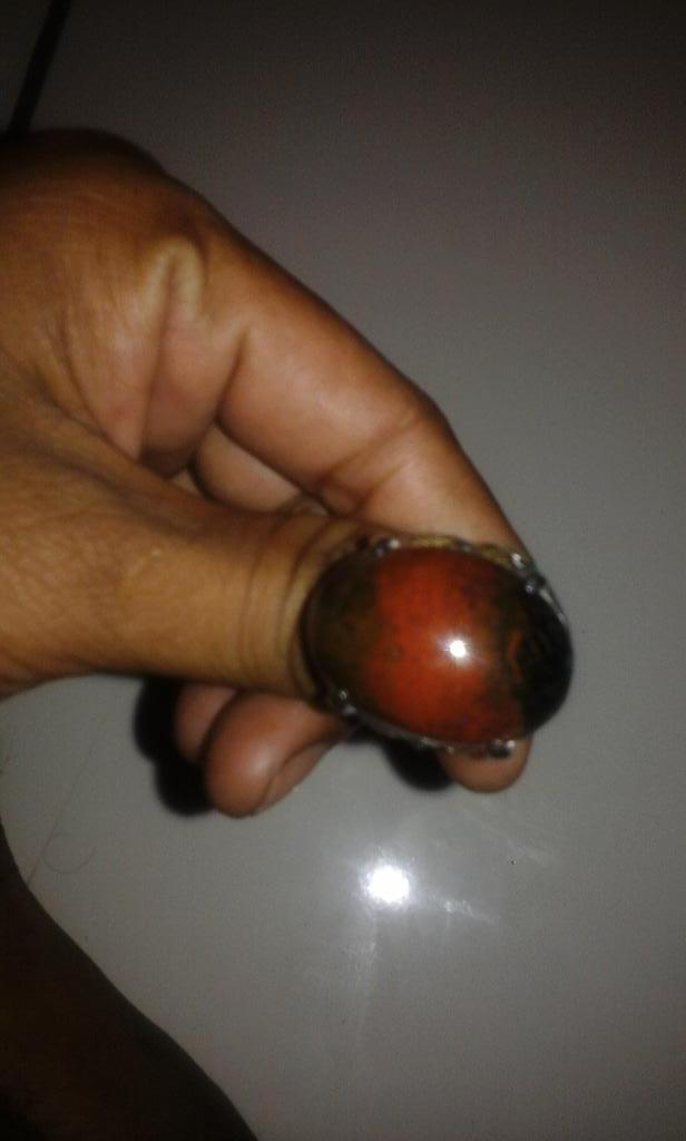bacan_akik's tweet photo. Klawing belang murah.bodi glas ring titanium size 7 http://t.co/myGoUsCR85
