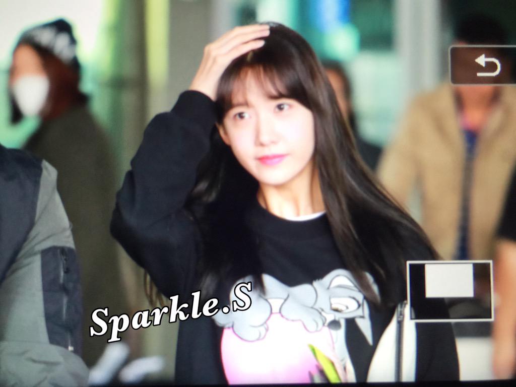 [PIC][11-04-2015]YoonA trở về Hàn Quốc vào trưa nay CCSSJxTUMAEMnJI