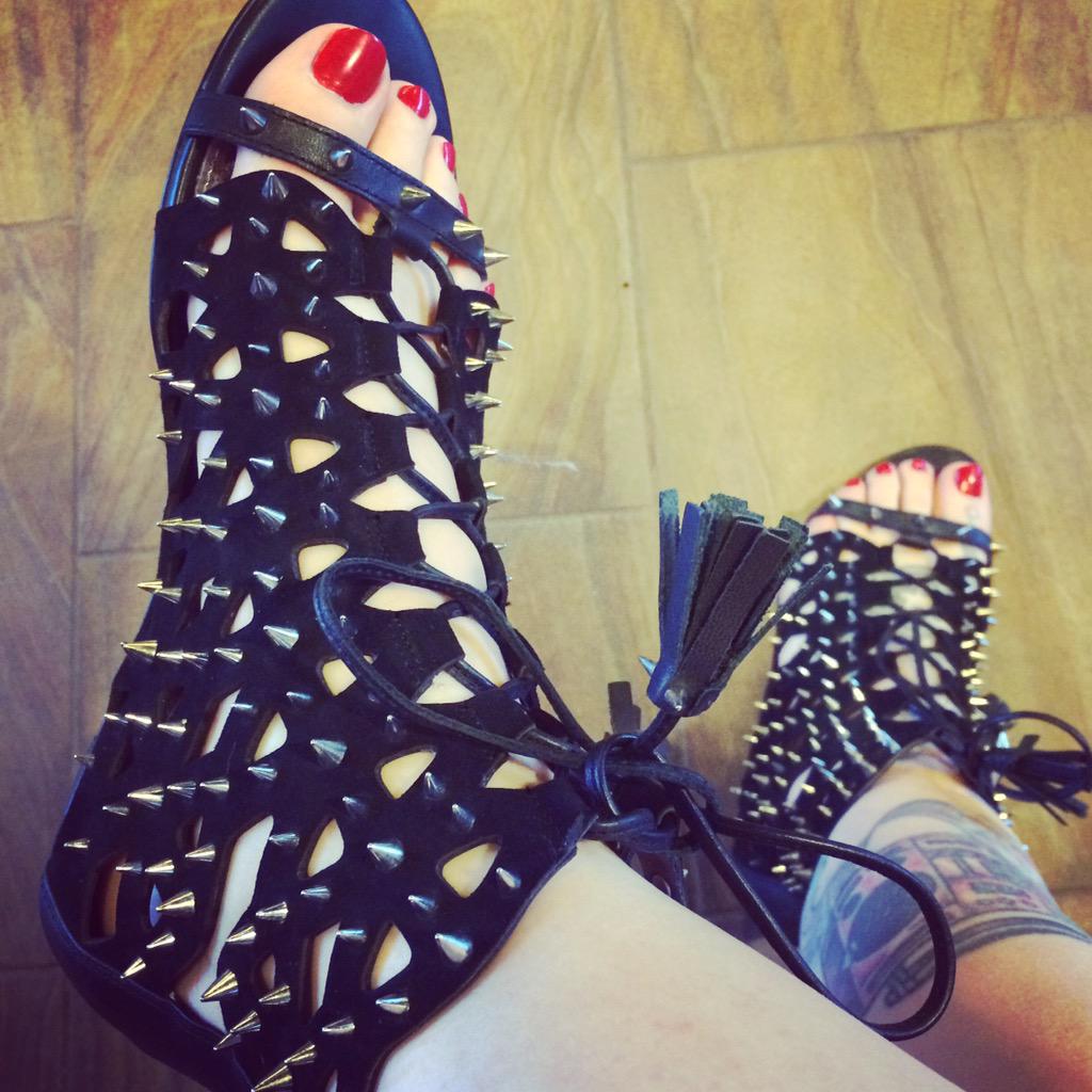 dominalynnette's tweet photo. FemDom sandals. #footworship #lynnpops #spiky #footfetish http://t.co/Yll8F2GN7t