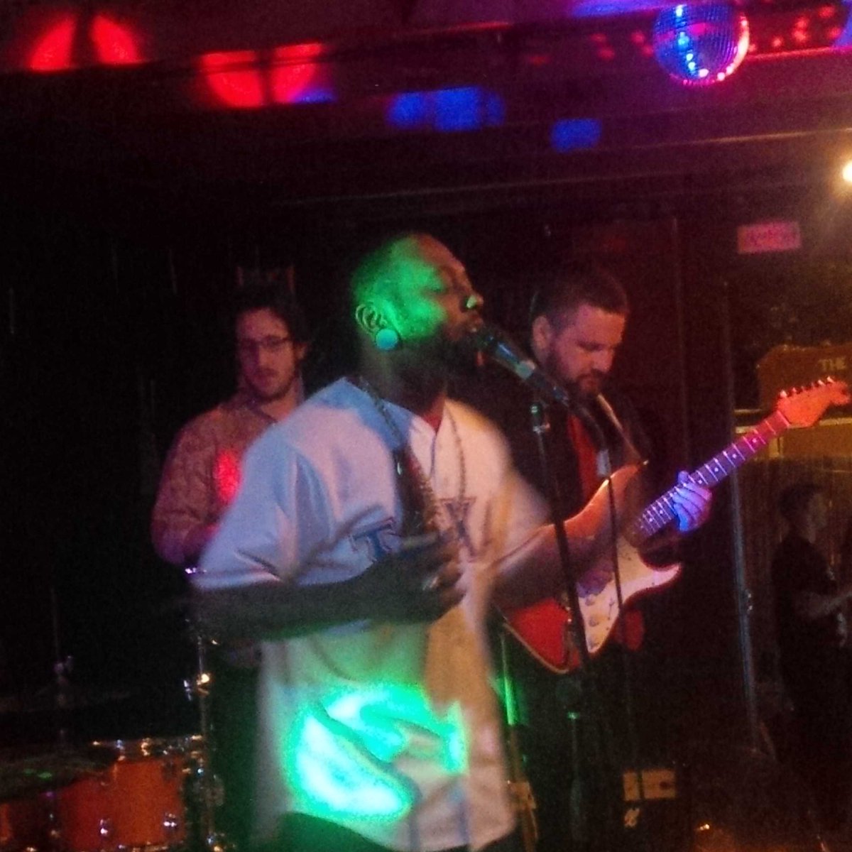 ginaraquel's tweet photo. @BigMoneyGators bringing it at @DozenStreet ! http://t.co/YdjsA23nGg