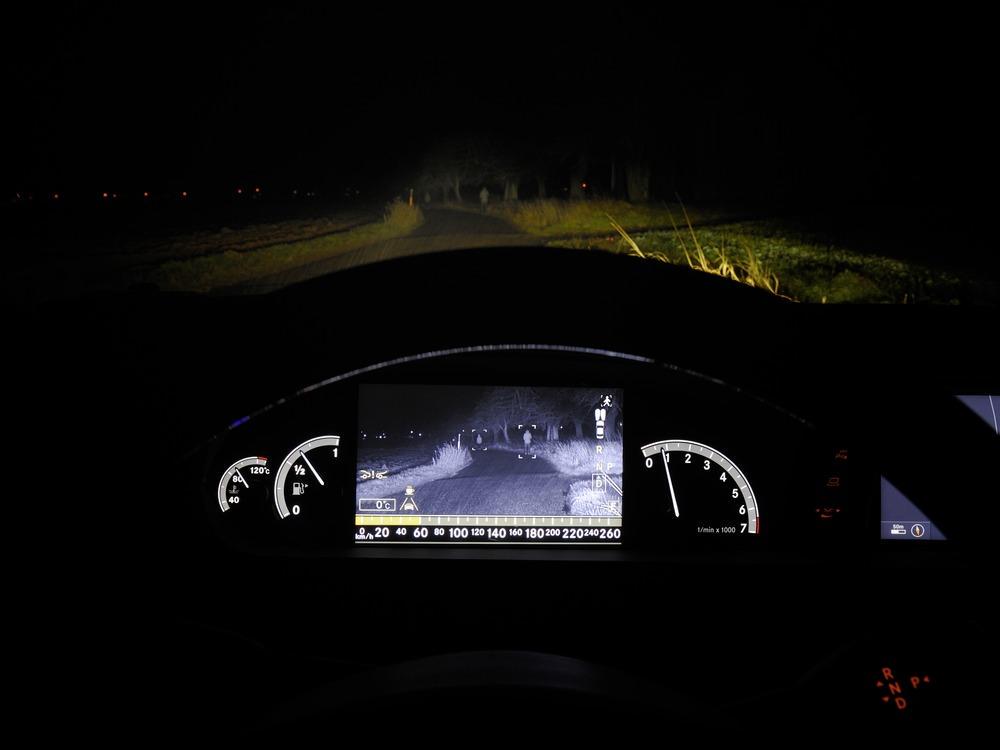 juiceworlld32's tweet photo. So I'm driving then I see this scary lookin ahh person standing in the rode ? http://t.co/Zw6ajfFTdc