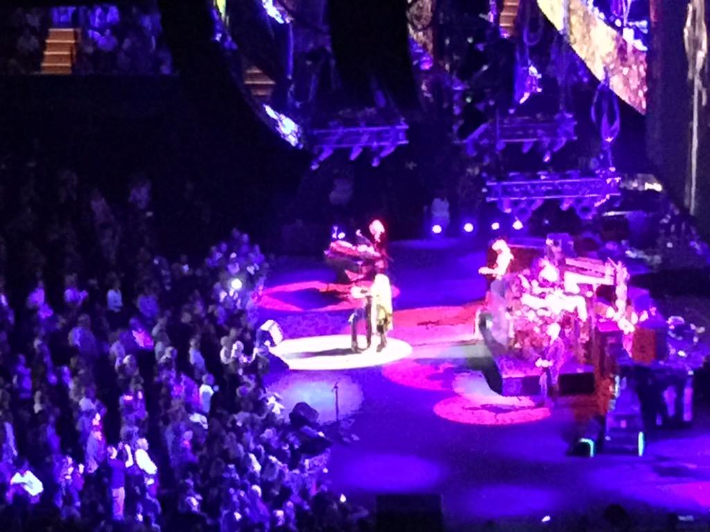 dawnstermonster's tweet photo. Gold Dust Woman. Can't. Even. Stand. It. #fleetwoodmac #forum http://t.co/eoVms6nss3