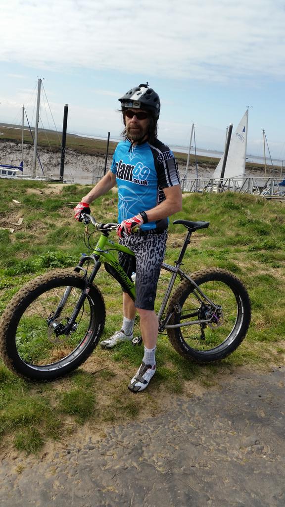 slamsixtynine's tweet photo. @salsacycles ti love in Burnham uk.#fat69 #timukluk #fatbike #mountainbike #fun #meananddirtyevents http://t.co/9xImQfbH4G