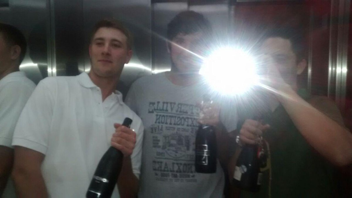mrtn_bvd's tweet photo. Champooceando con @agusstinn211 @Lucho_r_g http://t.co/uA4I4LoJvR