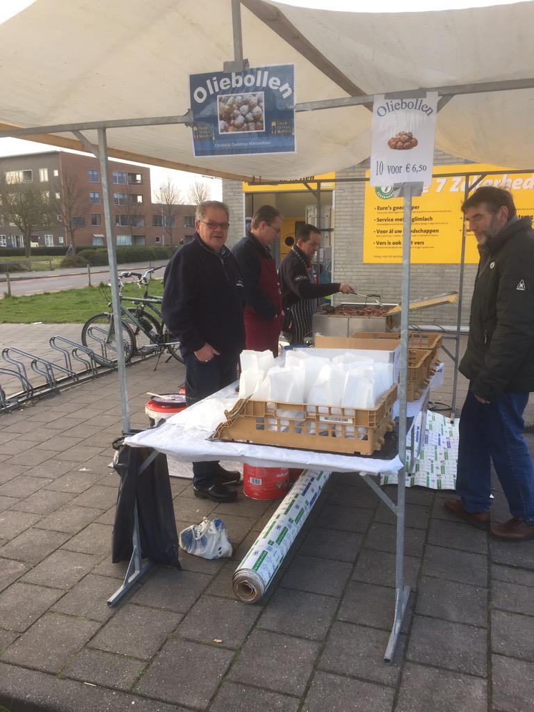 #Oliebollenverkoop <a href="/JumboSperling/">Jumbo Sperling</a> door christelijk mannenkoor Ouddorp! Buitengewone kwaliteit voor een scherpe prijs!