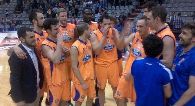 A3Noticias's tweet photo. El Ford Burgos asciende a la Liga Endesa... por tercera vez consecutiva http://t.co/0qijw3JCh0 http://t.co/sbGCzr4yOr