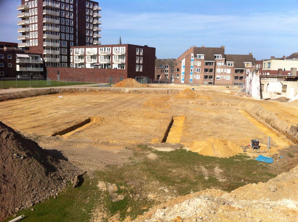 Nieuwbouw Albert Heijn te Venray. Het grondwerk vordert.