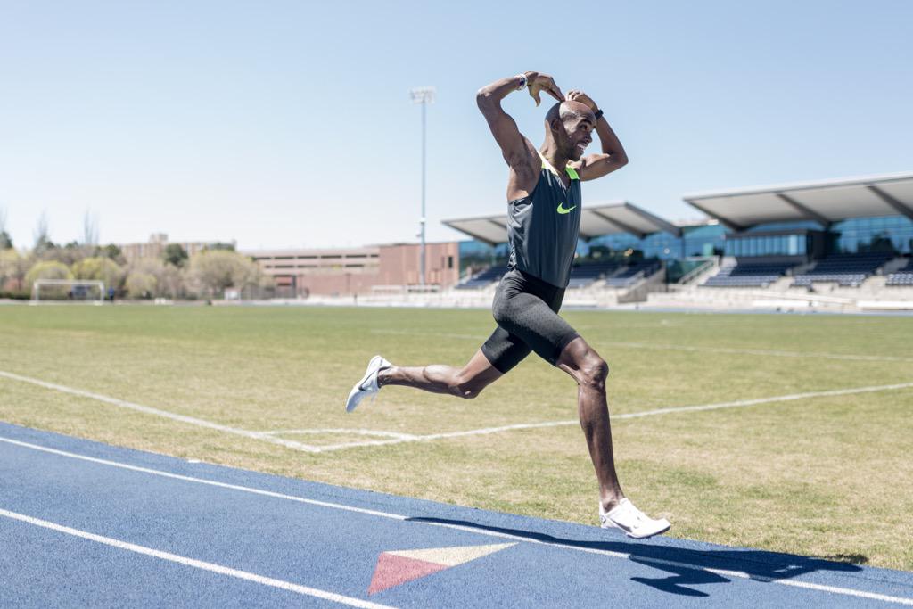 Mo_Farah's tweet photo. .Flying @Mobot__ Don't dream of winning train for it..!!! http://t.co/h9LCt2qZjd