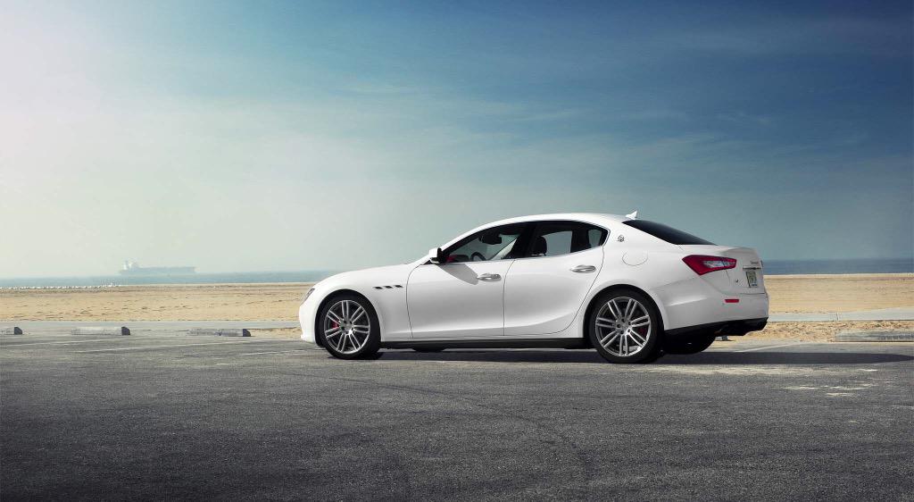 Maserati_NL's tweet photo. Maserati verkopen opnieuw in de lift. In 2014 reeds een record met 80 auto's @DriessenAuto. http://t.co/U2E3z1SoXr http://t.co/hglTuWaFxN