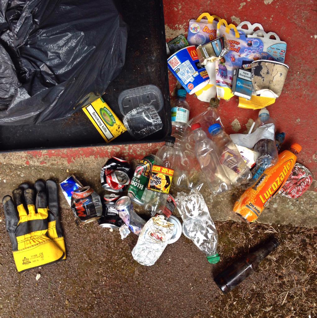 litterstuff's tweet photo. @Litter_Hero A fellow dog walker called me "a saint" today.  As always, my  reply  "we can all do our bit"  My 'bit' http://t.co/mQLB7wNmU6