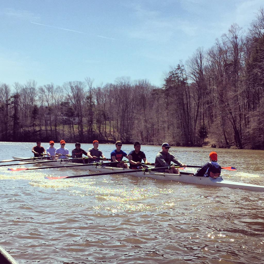 Sh1nnyy's tweet photo. in honor of race day 💪 wishing I was there with my team!! #crewlife #RowBWC @TrustMeImACoach @csalpeas http://t.co/hE70M6osQw