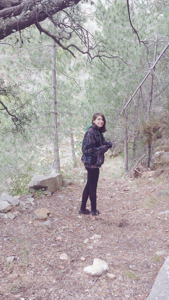 Paula_LoC's tweet photo. De excursió al carbo 😉 @MarinaRoncero5 http://t.co/OaIMCo0ZJ4