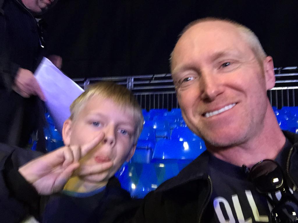 pleaks's tweet photo. At the Gadget show Super Theatre WooHoo #GSLSuperTheatre8 http://t.co/l2zojwmeFR