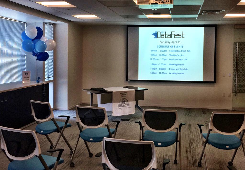 Maryjwd's tweet image. @DCDataFest gearing up to start Day 2! #DCDataFest