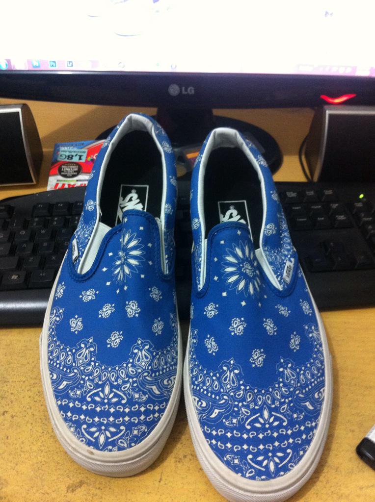 Vans Slip on bandana 8.5, bnib , 550.000 <a href="/AllDaySneakers/">A.D.S</a> @Applepiestore <a href="/TakkaTarakan/">TakkaStore</a> @SndyShoesID <a href="/kensstore/">sneakers original</a>