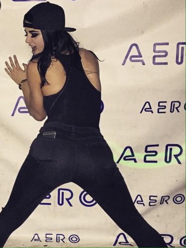 RealPaigesAss's tweet photo. #PaigesHouse #MyHouse #scream4me #RealPaigesAss #PaigesAss #PaigeAppreciationDay #WWE http://t.co/j9jcZJ09Zj