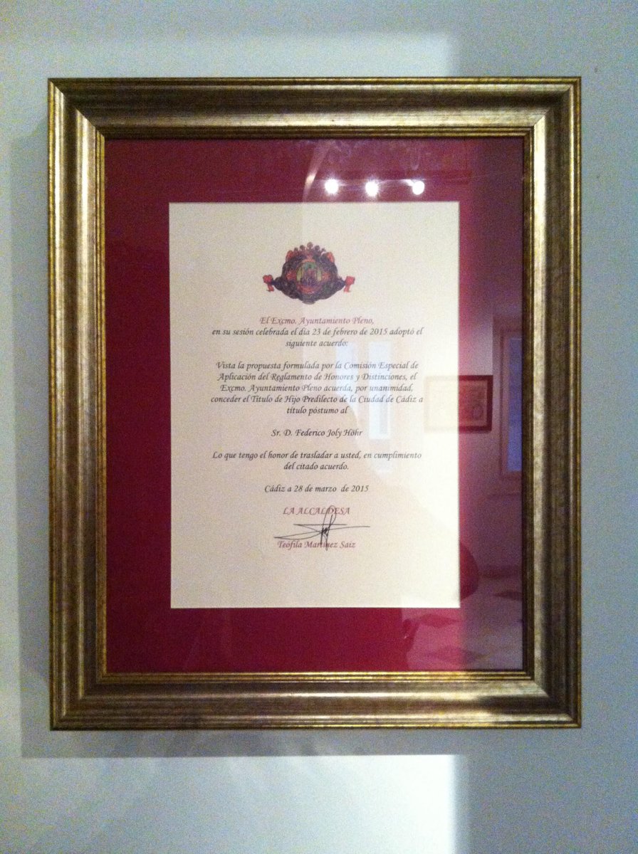 FundacionJoly's tweet photo. En la sala de exposiciones ya esta el Titulo de hijo predilecto a D. Federico Joly Höhr http://t.co/B6M4I9Rtnd