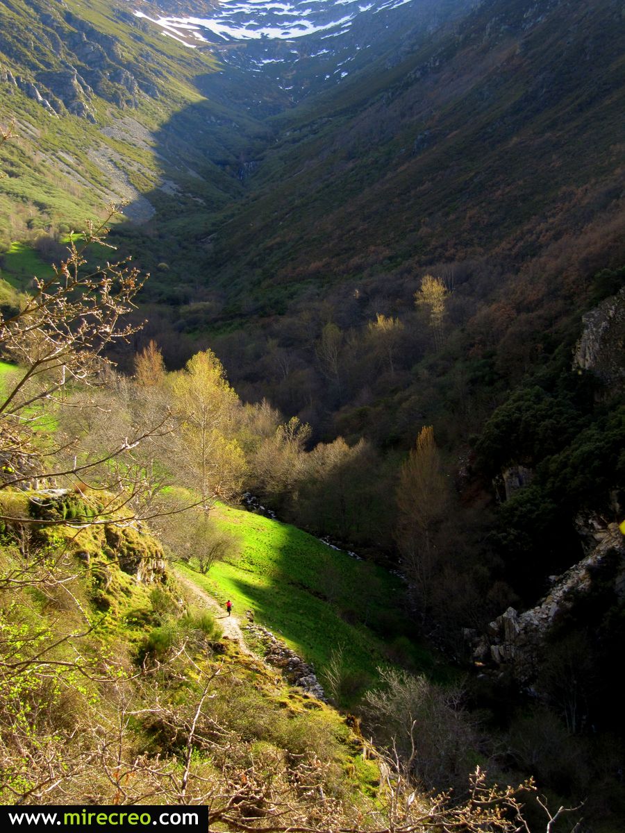 mirecreoweb's tweet photo. Un paraíso en el #Bierzo. Peñalba de Santiago y el valle del Silencio @SienteCyL @CyLesVida @NationalImages #mirecreo http://t.co/A73FXW4Dsq