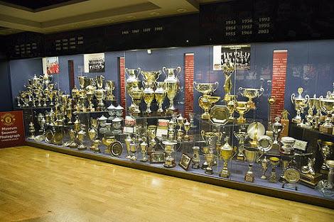 Man Utd Scoop On Twitter Man City S Trophy Room Comparing To Man