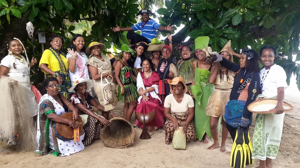 JacarandaDeMada's tweet photo. Le #Festival des #baleines de #SainteMarie du 4 au 12 juillet 2015, rassemblement autour des baleines! #Madagascar http://t.co/skfv1YbDzy