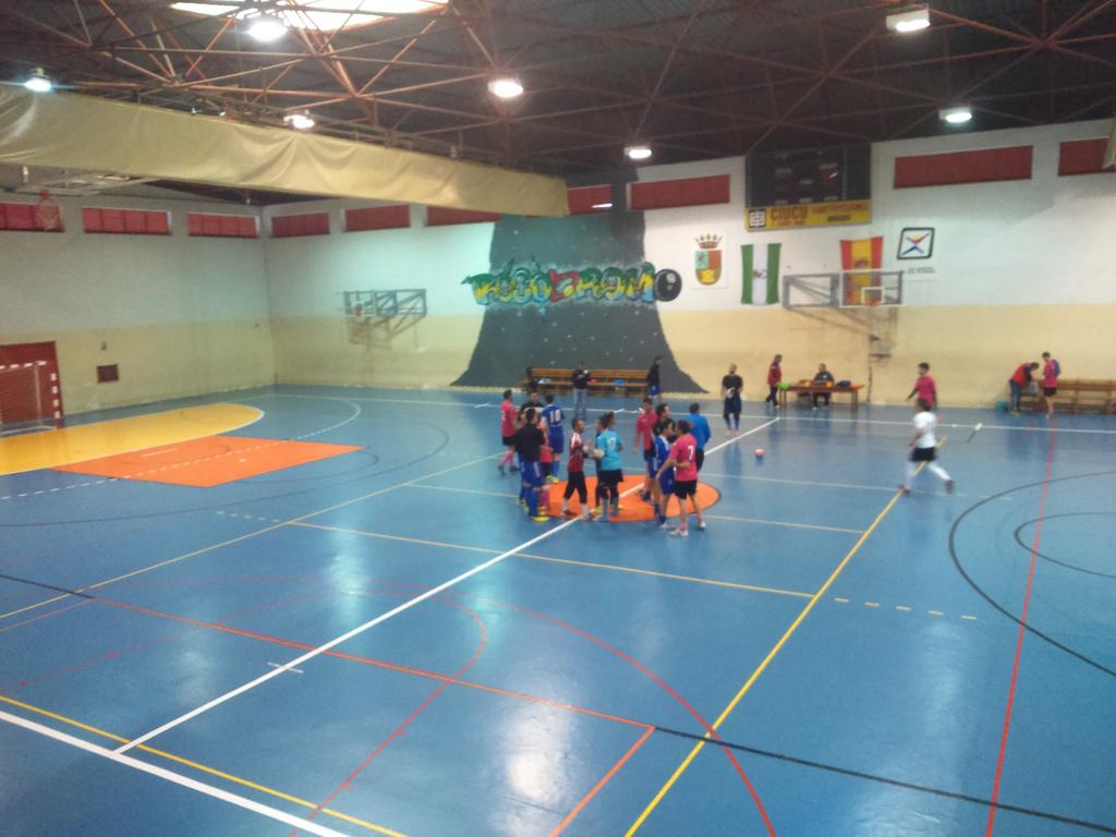 AndresPino88's tweet photo. ¡FINAAAAAAL! El @DondeFS es campeón de la División de Honor de Ubrique tras ganar 3-2 a Construcciones Pato http://t.co/Ceq8vsp6t0