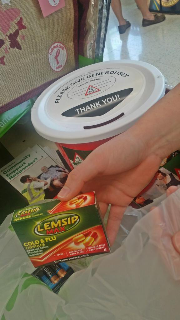GranthamLIVES's tweet photo. We're in @asda  #grantham today raising awareness and raising funds. Come say hello! #SavingLives #NoBrokenEggs http://t.co/XId3BcPRH7