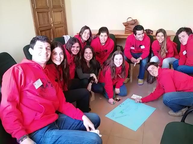 SendaSMP's tweet photo. El equipo de Monis empacando en la asamblea de agentes de pastoral. #Asamblearios #sendamola http://t.co/MQz2CA5xSj