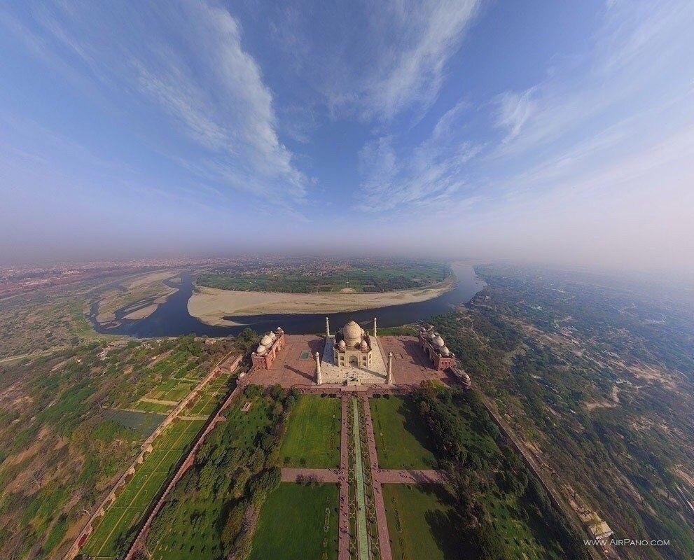 Porto vandfald Bliv oppe Amit Ranjan on X: "Stunning view of the Taj Mahal... taken from a drone! # taj #TajMahal #agra http://t.co/f9IIjiwU3D" / X