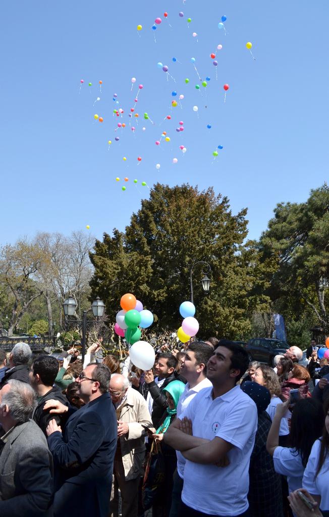 turkiyegazetesi's tweet photo. "Dünya Parkinson Hastalığı Günü" için #BirlikteYürüyelim etkinliği gerçekleştirildi http://t.co/4d55nVsEH3 http://t.co/npoKtQNyXb