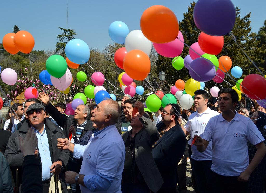 turkiyegazetesi's tweet photo. "Dünya Parkinson Hastalığı Günü" için #BirlikteYürüyelim etkinliği gerçekleştirildi http://t.co/4d55nVsEH3 http://t.co/npoKtQNyXb