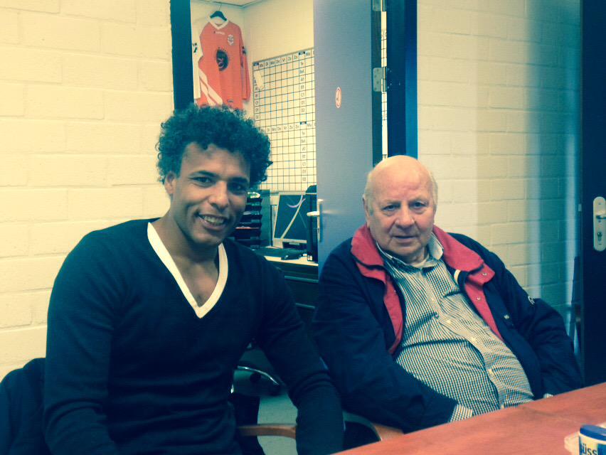 <a href="/pierrevh17/">Pierre van Hooijdonk</a> haalt vandaag oude herinneringen op bij zijn eerste profclub en zijn 'ontdekker' Martien Deijkers.