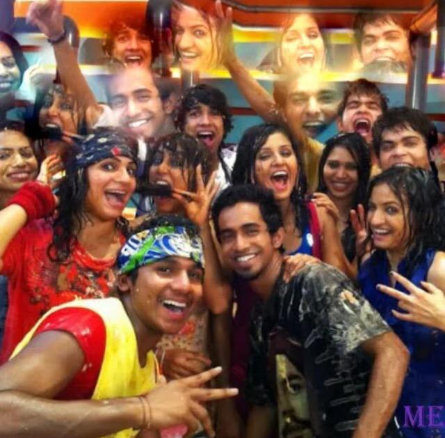d3_fc's tweet photo. #4YearsOfD3 #4YearsOfTogetherness #4YearsOfHappiness #4YearsOfLove

4 YEARS OF DIL DOSTI N DANCE😍 http://t.co/NiRLjL16pw