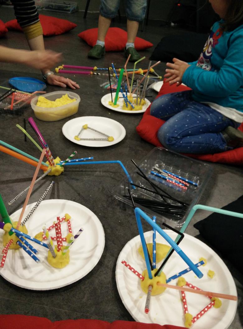 BarrettSheena's tweet image. Constructing! @LabDCC responding to @SofieLoscher #SlowArtDay2015