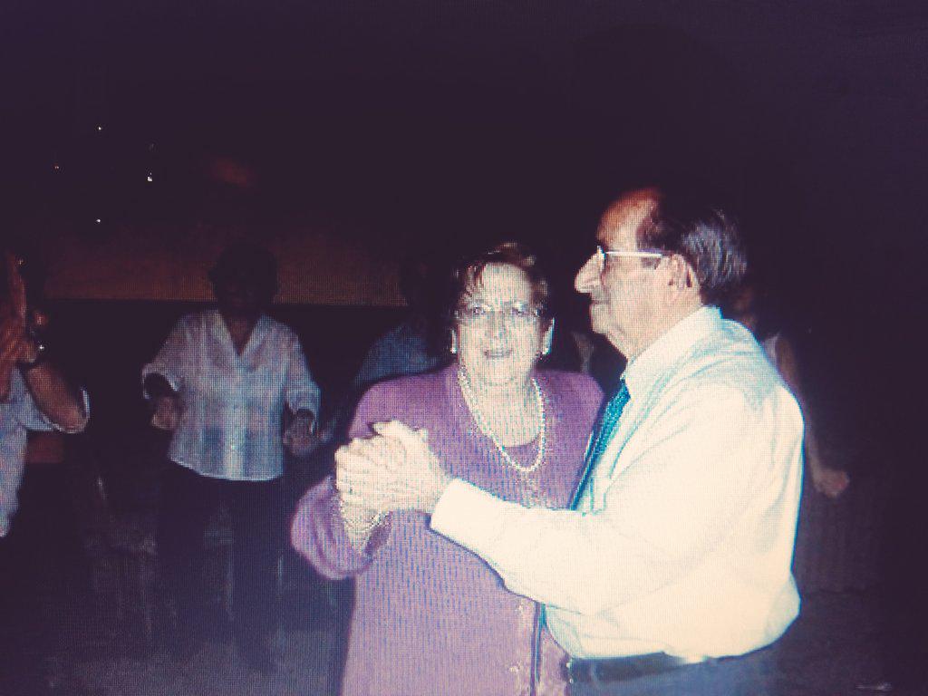 paulalaya's tweet photo. Te vamos a echar de menos abuela.  Una luz se apaga - FRS.: https://t.co/r2MIkr5nBS http://t.co/CEzpcUtI5F