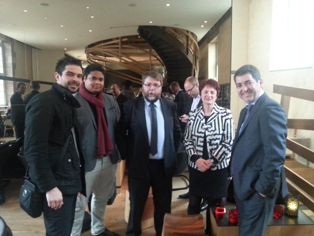 jchuhl's tweet photo. Aux #Haras #Strasbourg en attendant @axellelemaire avec @whirlyvonelsass @g_hz @MaitenaLG @JeanROTTNER @LaFTAlsace http://t.co/9lchpgkKO2