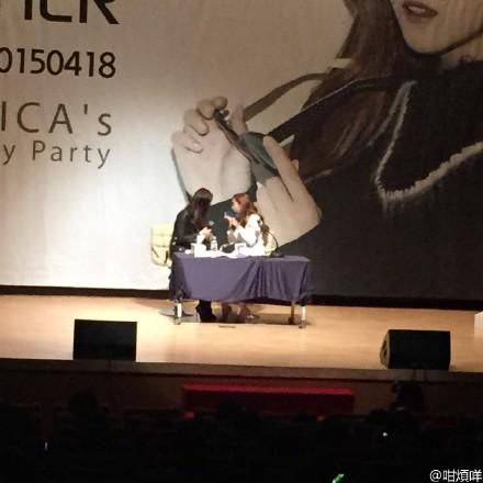 maomao_army's tweet photo. [PIC] #JessicaBirthdayParty 
Jessica &amp; Krystal by 咁煩咩 http://t.co/k5LkcnlJnj