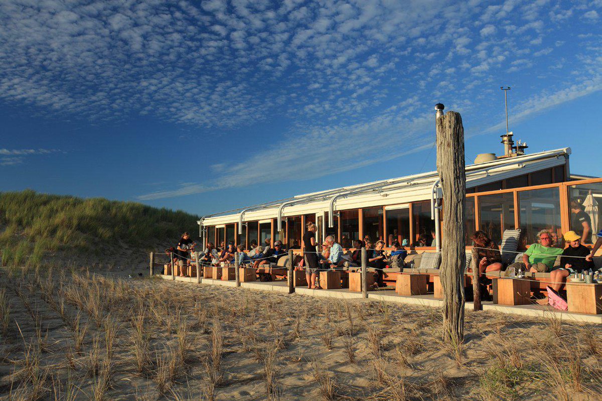 StrandPaal9's tweet photo. Voor het echte #vakantiegevoel op #Texel, kun je een bezoek aan #Paal9 niet overslaan. http://t.co/KP0WlAEwpI