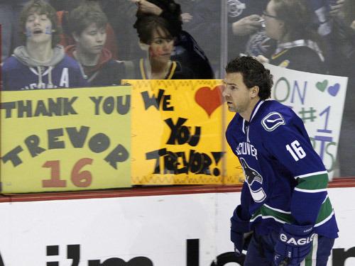 Happy 45th birthday to the one and only Trevor Linden! Congratulations 