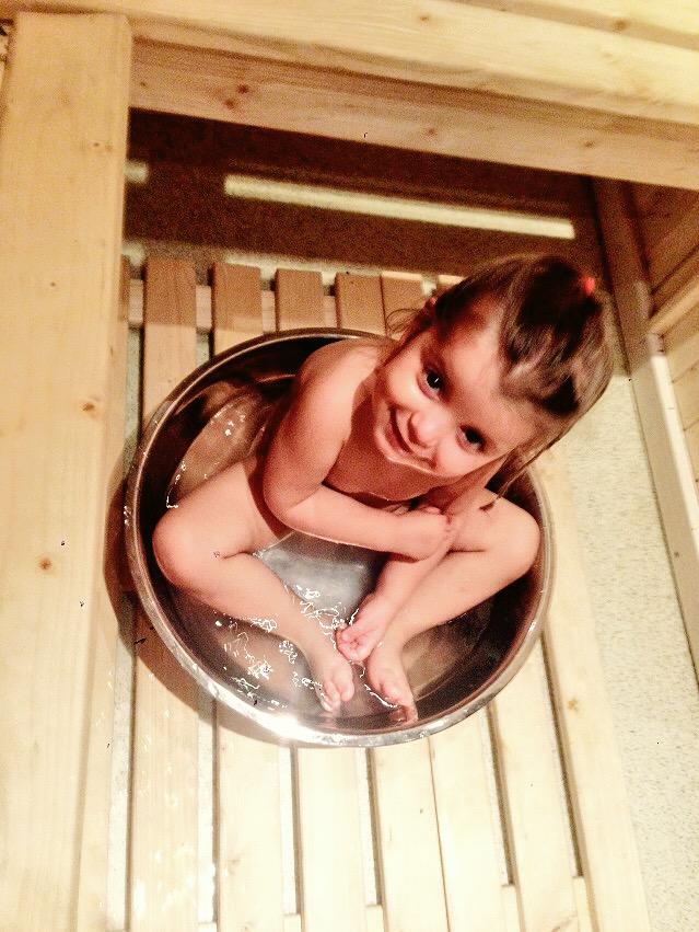 @SpaAndBar Toddler fun in the Sauna #sauna #familybathing