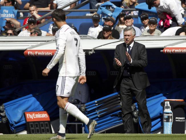 mundodeportivo's tweet photo. Ancelotti: “Cristiano disfruta mucho del juego con más velocidad del equipo” http://t.co/jAWjNN6LVN http://t.co/923YBnGmU9